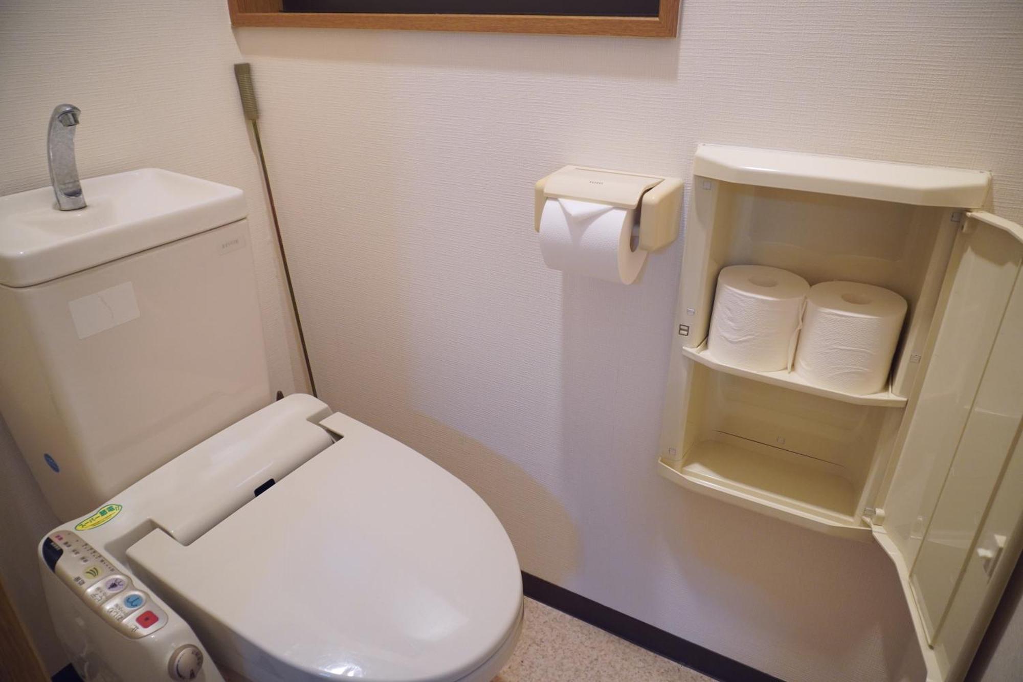 Apartment H2h Villa鴫野西 三層公寓【jr京橋步行6分鐘】機場直達 容納6人3房1廳 自助入住 帶車位 Ōsaka